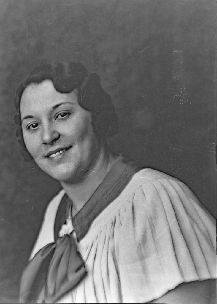 Photo of Hilda (Hermanie) Poulin (née Audet), circa 1935.