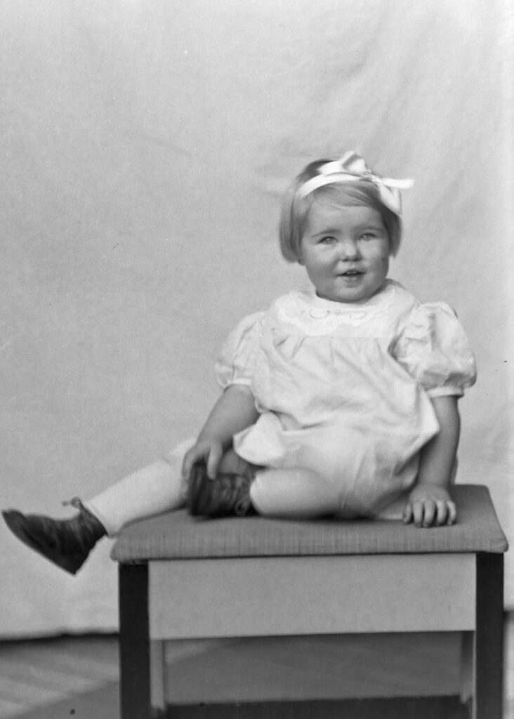 Photo of Carolyn May Putnam, circa 1936 (age 2)