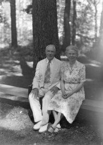 Photo of Dr. and Mrs. William Towart, Aug 1943.