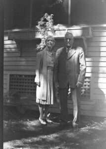 Photo believed to be of Thomas and Alma Henniger from the early 1940s.