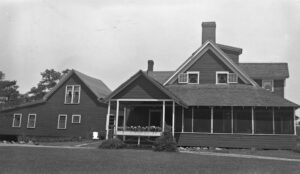 Photo of cottage/lodge.