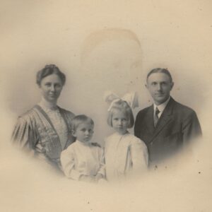 Photo of the Elbert Gruver Family, circa 1910