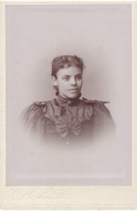 Photo of Liz (Plummer) Wright, circa. 1894.