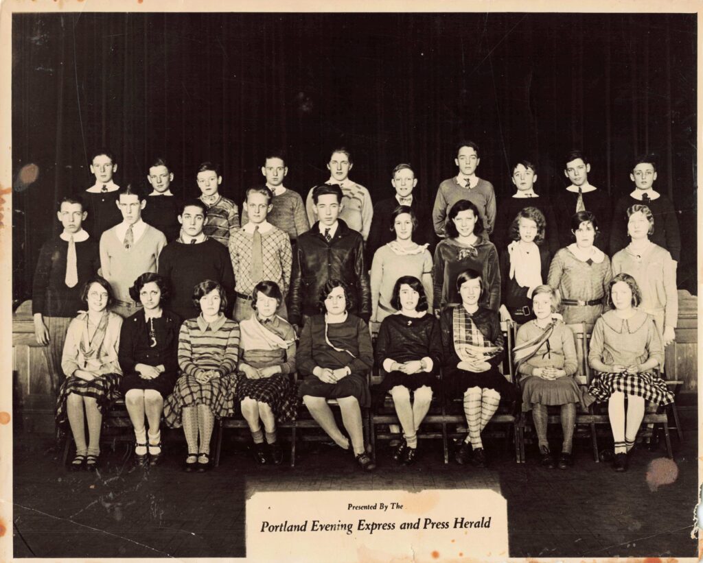 Photo - Unknown class, probably Roosevelt School, So. Portland, Maine.