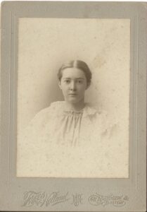 A photo of Elizabeth hight Smith, circa 1896.