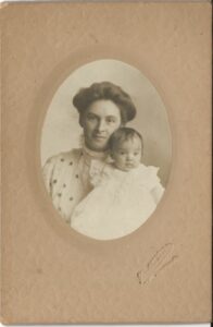 Photo of Calista (Milliken) and Phyllis Morse, August 1909.