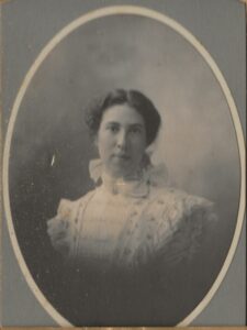 Photo of Isabel Dyer.