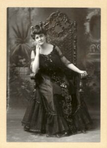 Photo of Harriet (Reed) Shaw, circa 1915.