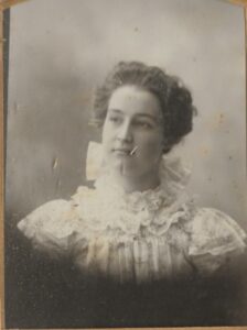 Photo of Lottie Roche, circa 1899.