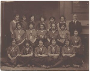 Photo of the 1922 Portland High School Girls basketball team.