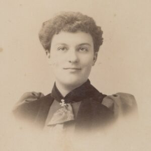 Photo of a woman from the 1890s. 