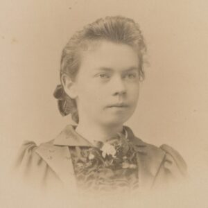 1890s photo of a young woman.