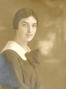 Photo of Helen Roberts, 1918.